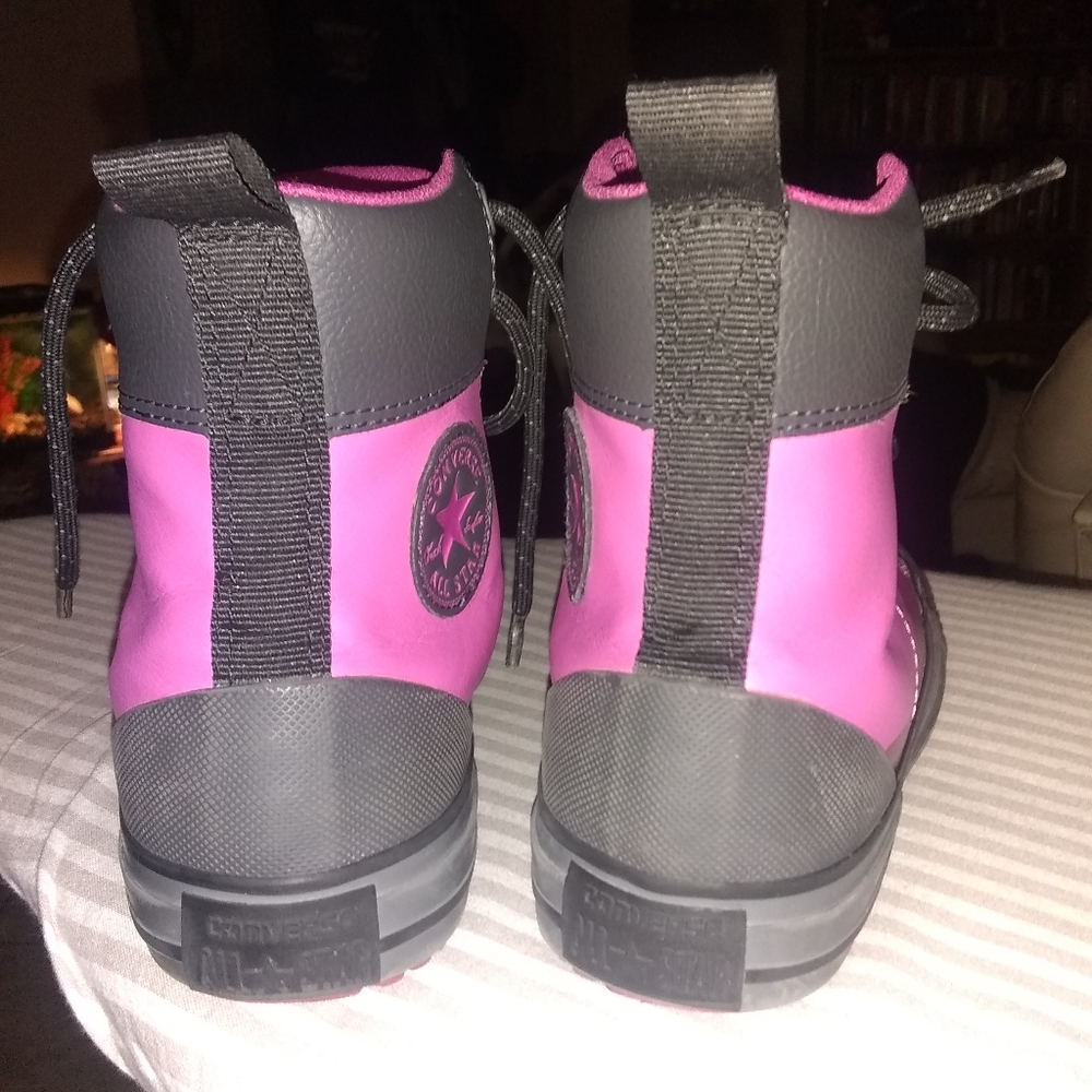 Girl's Converse Size 2 & 3